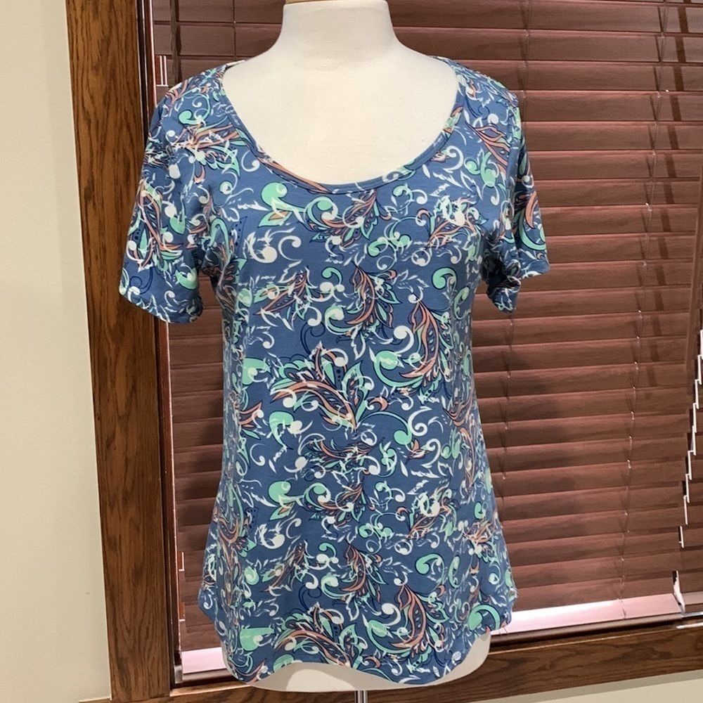 Lularoe top, Medium